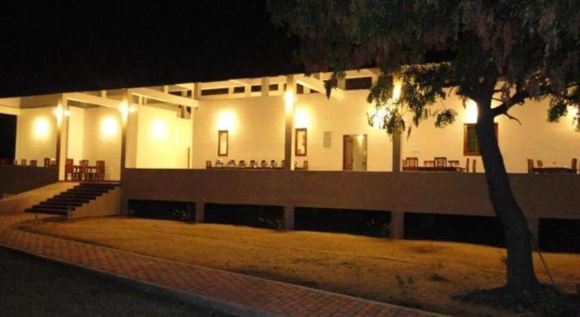 Naaval Hotel Batticaloa Zewnętrze zdjęcie