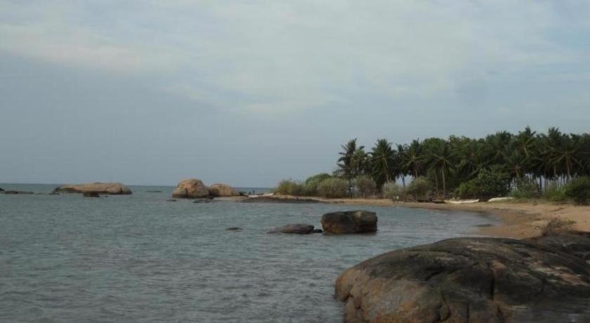 Naaval Hotel Batticaloa Zewnętrze zdjęcie