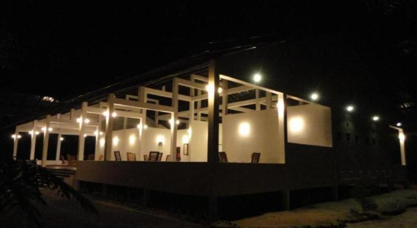 Naaval Hotel Batticaloa Zewnętrze zdjęcie