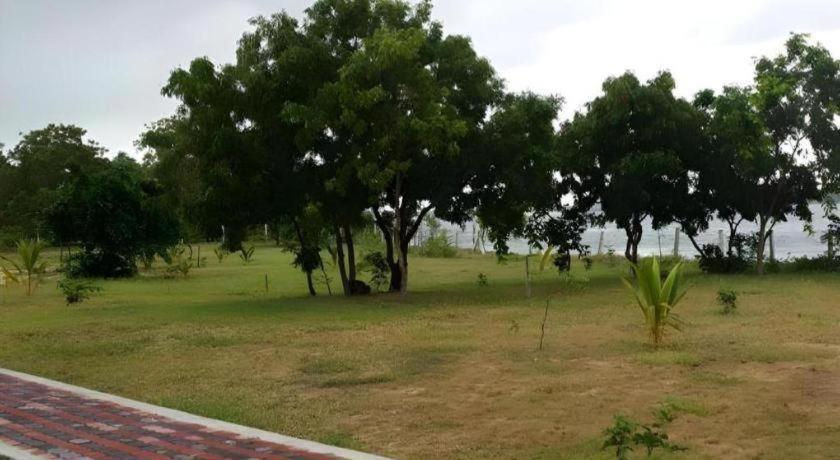 Naaval Hotel Batticaloa Zewnętrze zdjęcie