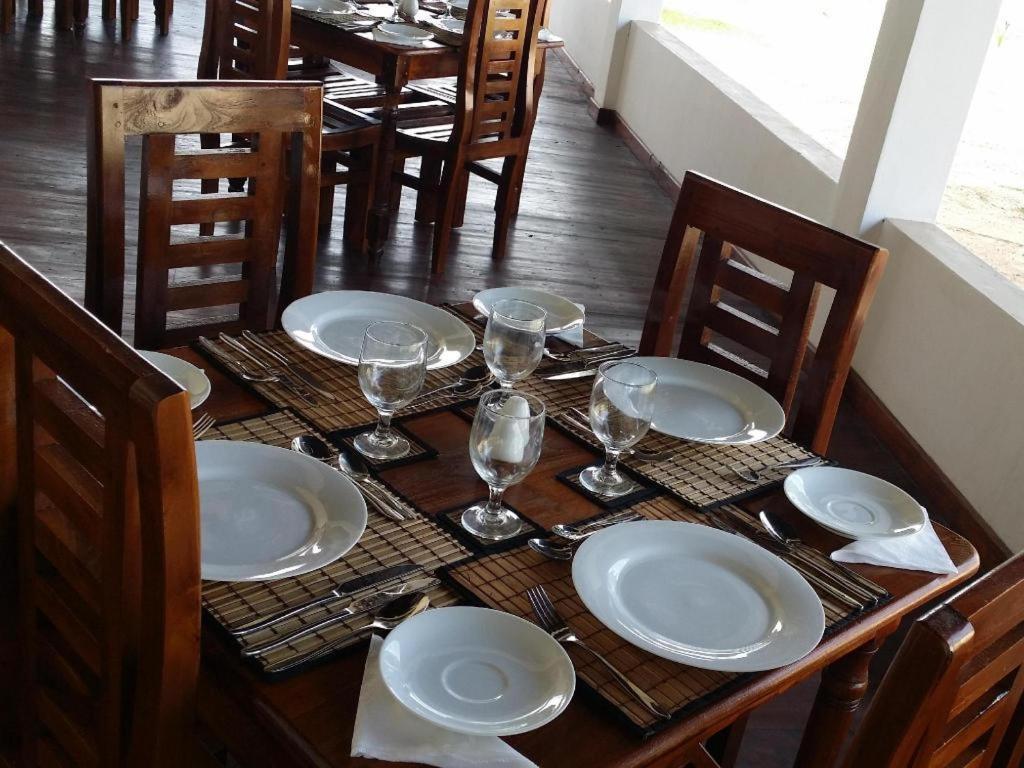 Naaval Hotel Batticaloa Zewnętrze zdjęcie