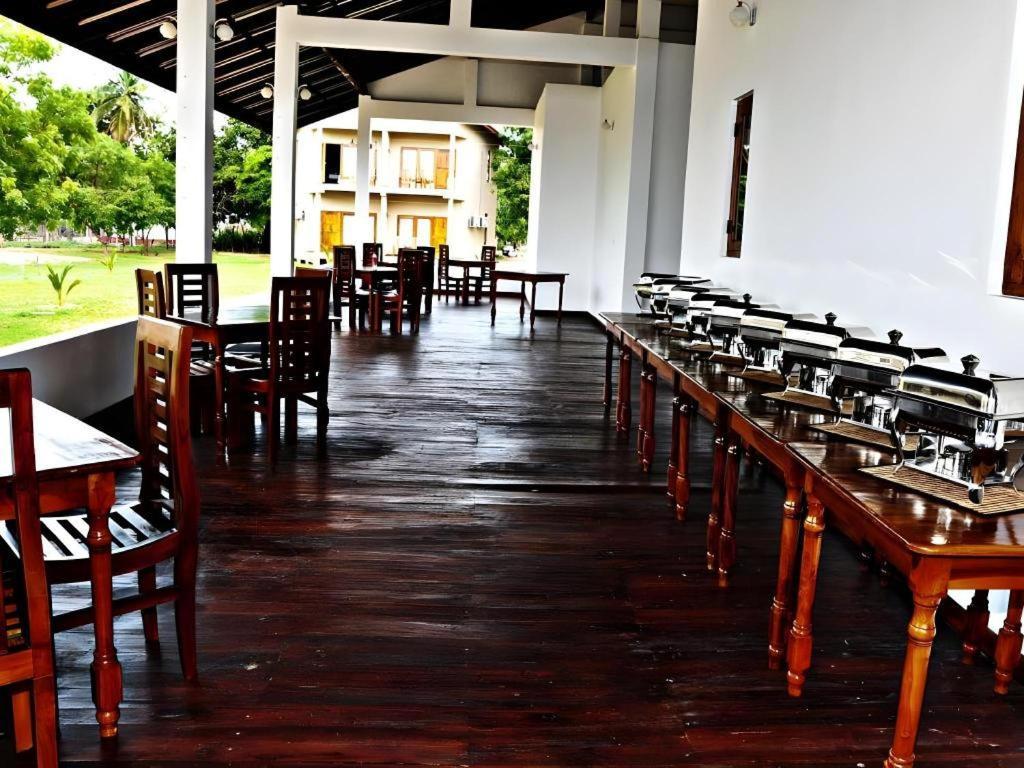 Naaval Hotel Batticaloa Zewnętrze zdjęcie